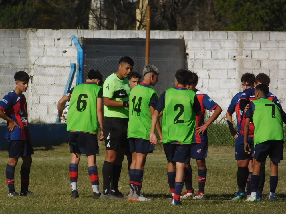 Infantiles Juveniles Centro Social San Lorenzo Bulnes Ateneo Vecinos Argentinso Jrs (7)