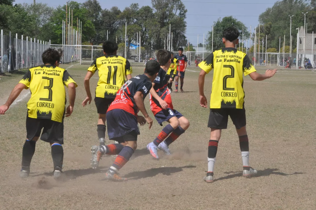 Centro Social Las Higueras Correos y Telecomunicaciones Deportivo Municipal Adela María (18)