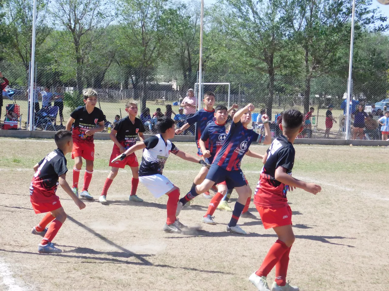 Centro Social vs Alberdi B vs San Cayetano (135)