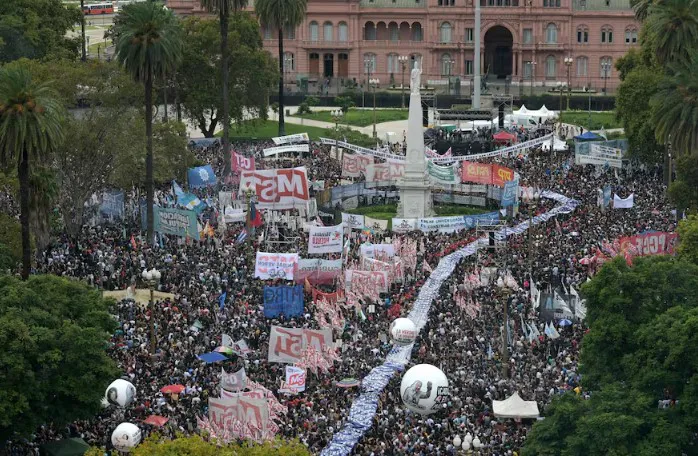pLAZA DE mAY