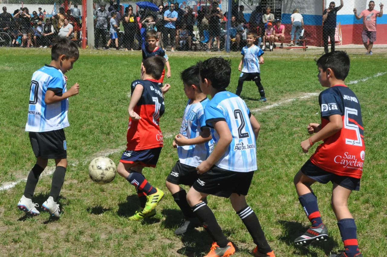Centro Social vs Alberdi B vs San Cayetano (158)