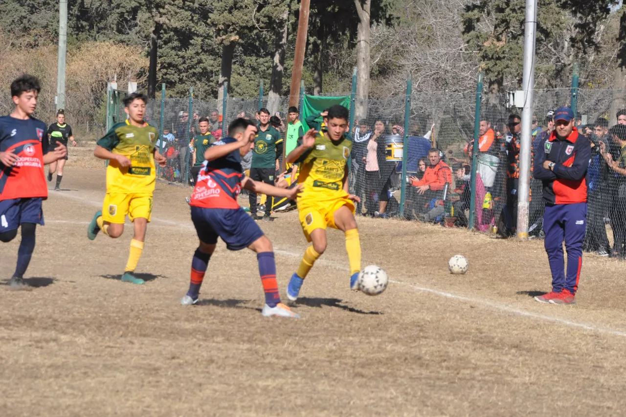 Centro Social vs Roncedo vs Deportivo Rio Cuarto (78)