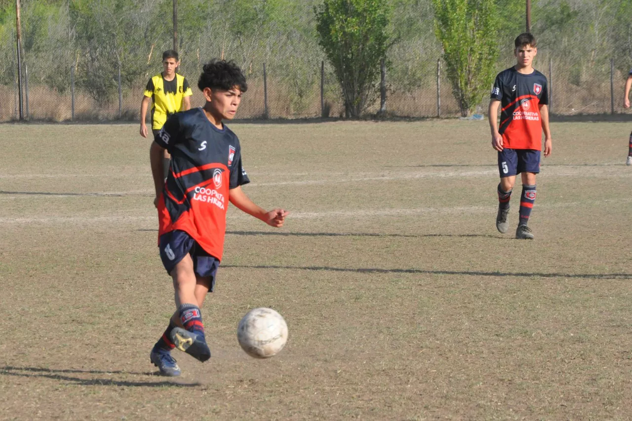 Centro Social Las Higueras Correos y Telecomunicaciones Deportivo Municipal Adela María (100)