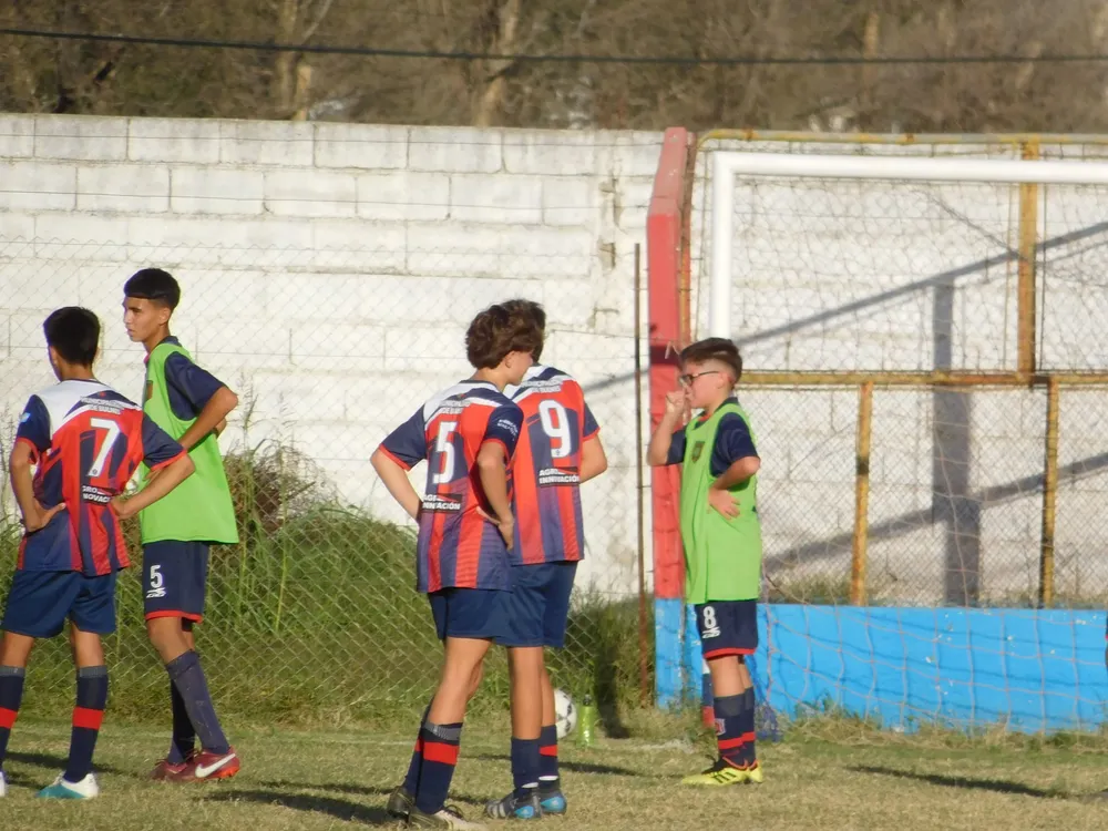 Infantiles Juveniles Centro Social San Lorenzo Bulnes Ateneo Vecinos Argentinso Jrs (107)