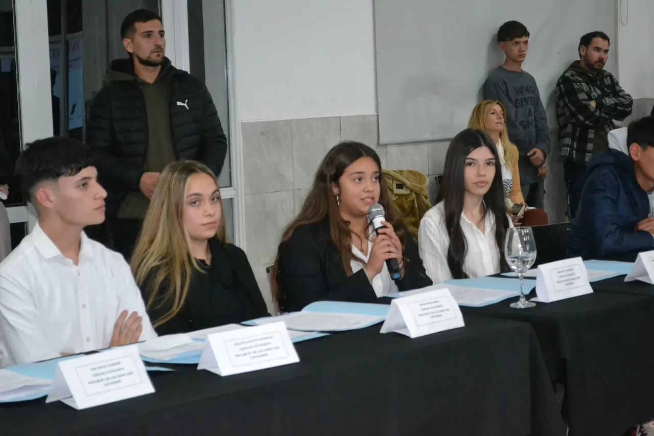 PARLAMENTO ESTUDIANTIL 24JUNIO (17)