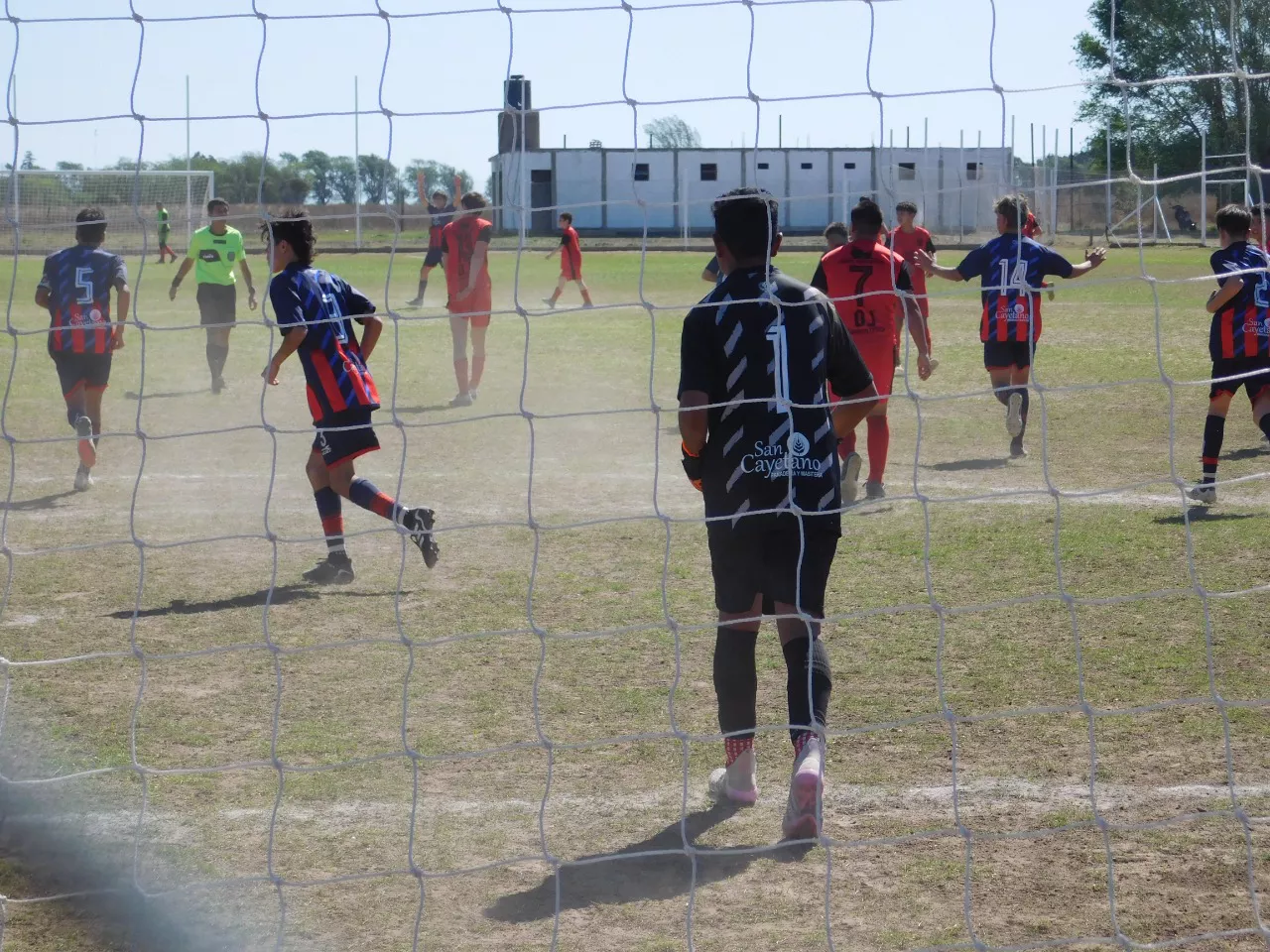 Centro Social vs Alberdi B vs San Cayetano (126)