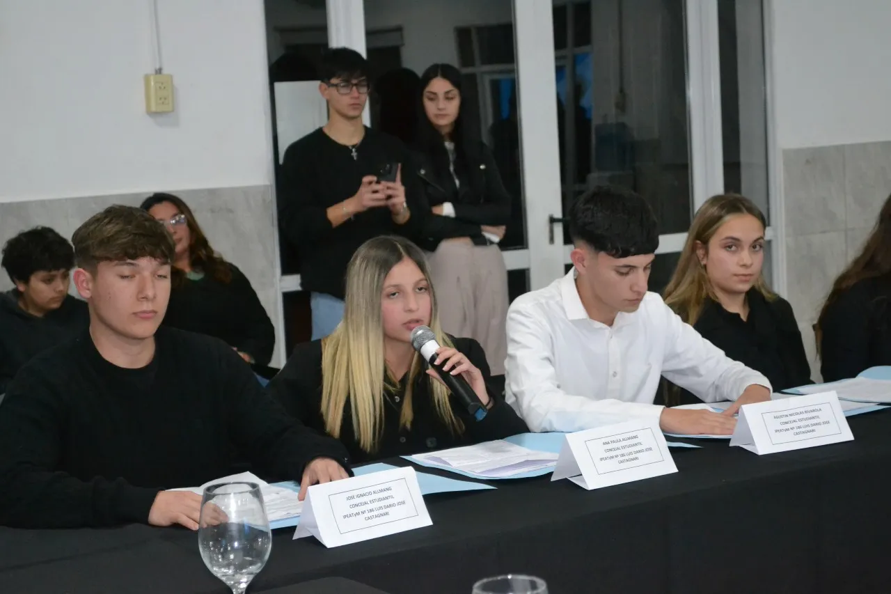 PARLAMENTO ESTUDIANTIL 24JUNIO (7)