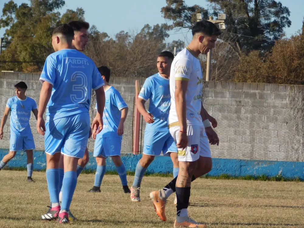 Centro Social vs Deportivo Municipal Adelia María  (26)
