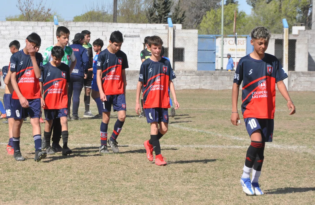 Centro Social vs Defensores de Alberdi vs Juventud Unida Río Cuarto (171)