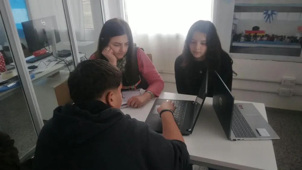 JOVENES CREANDO WEBS (7)