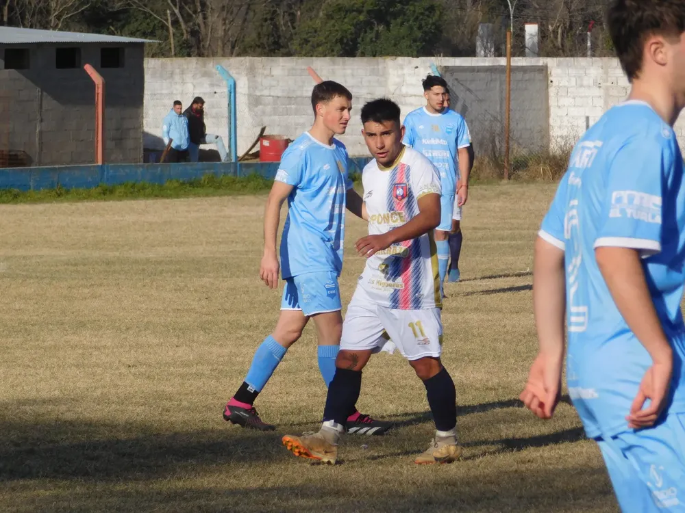 Centro Social vs Deportivo Municipal Adelia María  (15)