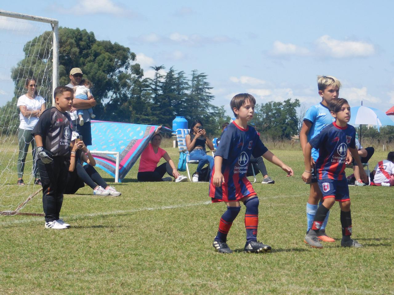 Centro Social Categoria 2013 Relampago Estudiantes (35)