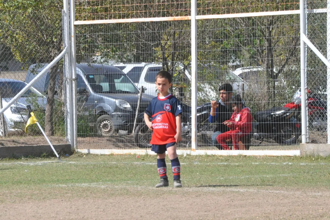 Centro Social Las Higueras Correos y Telecomunicaciones Deportivo Municipal Adela María (61)