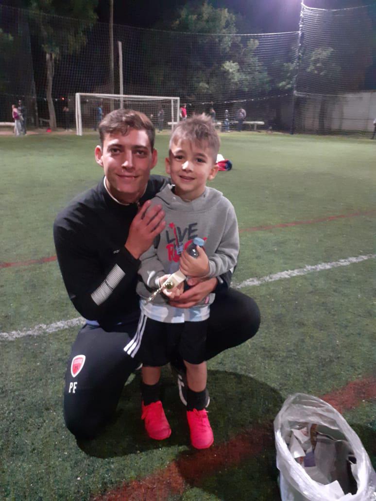 PEQUEÑOS GIGANTES (19)