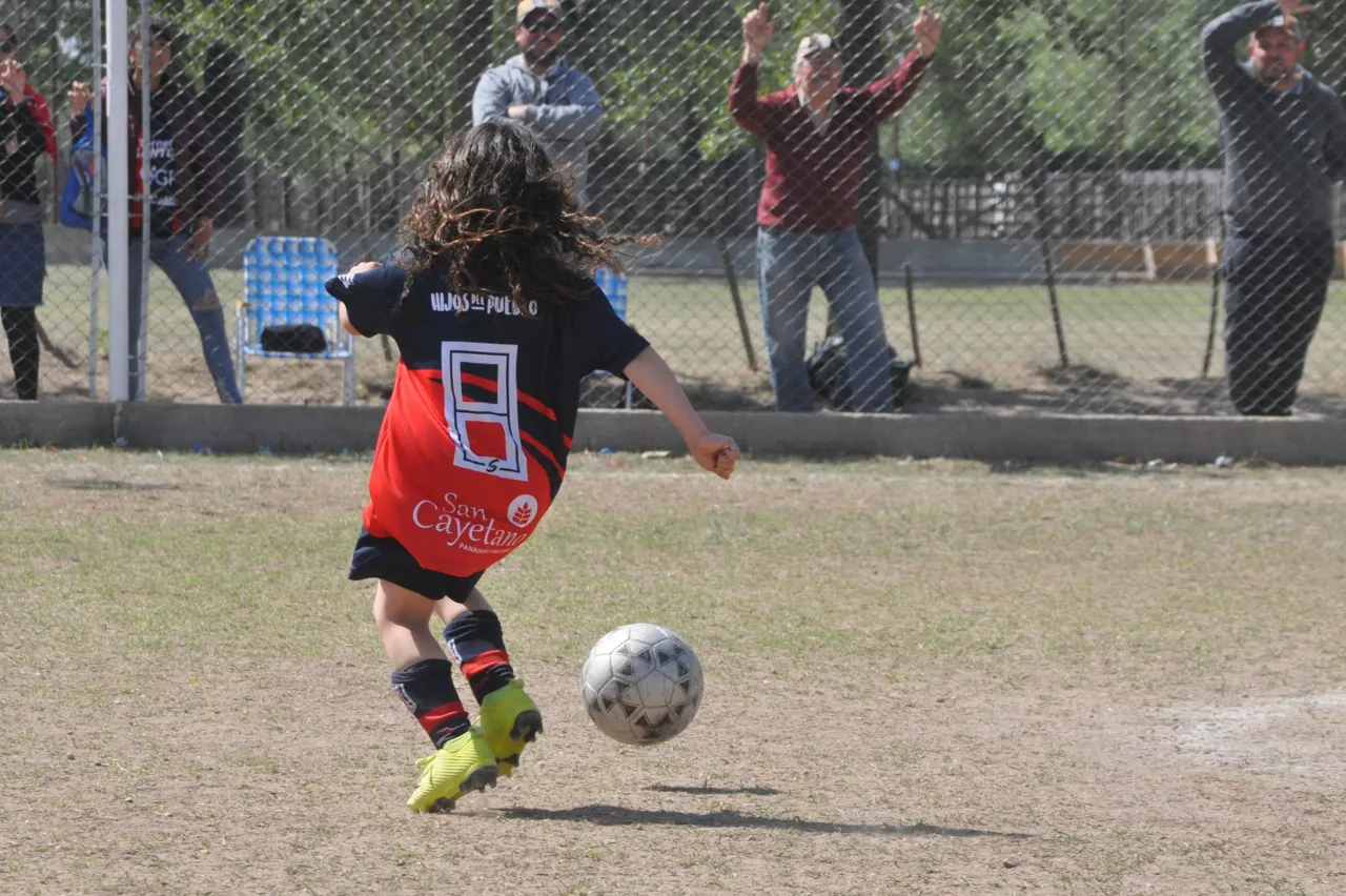 Centro Social Las Higueras Correos y Telecomunicaciones Deportivo Municipal Adela María (54)