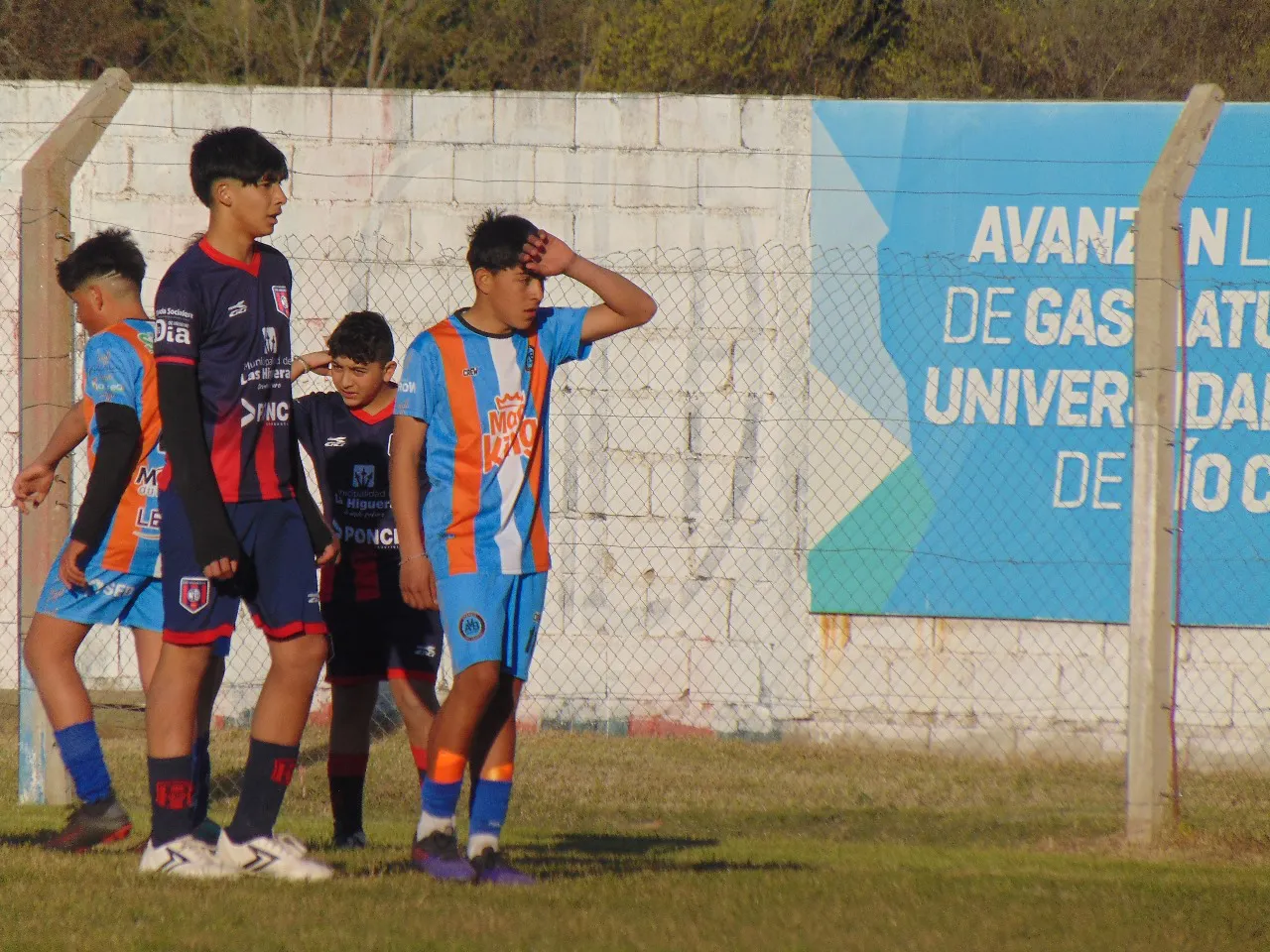 040d7aa5a28f4a6082cb25a97b69c4a1