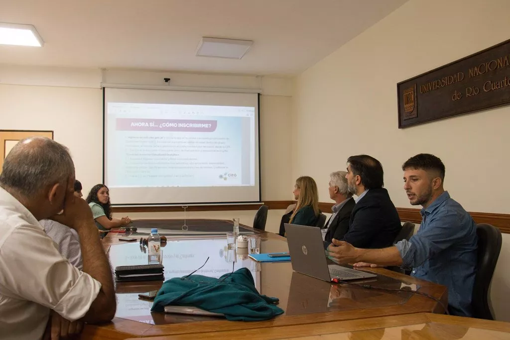 CONECTIVIDAD UNIVERSITARIA (2)