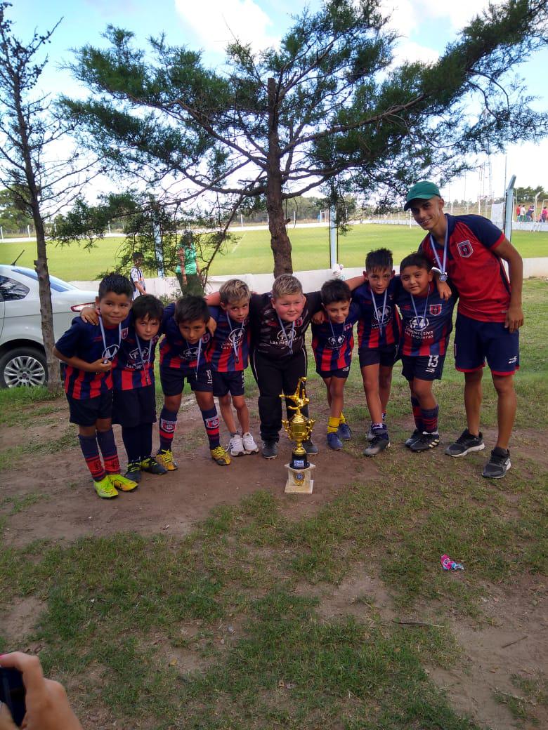 Centro Social Categoria 2013 Relampago Estudiantes (67)