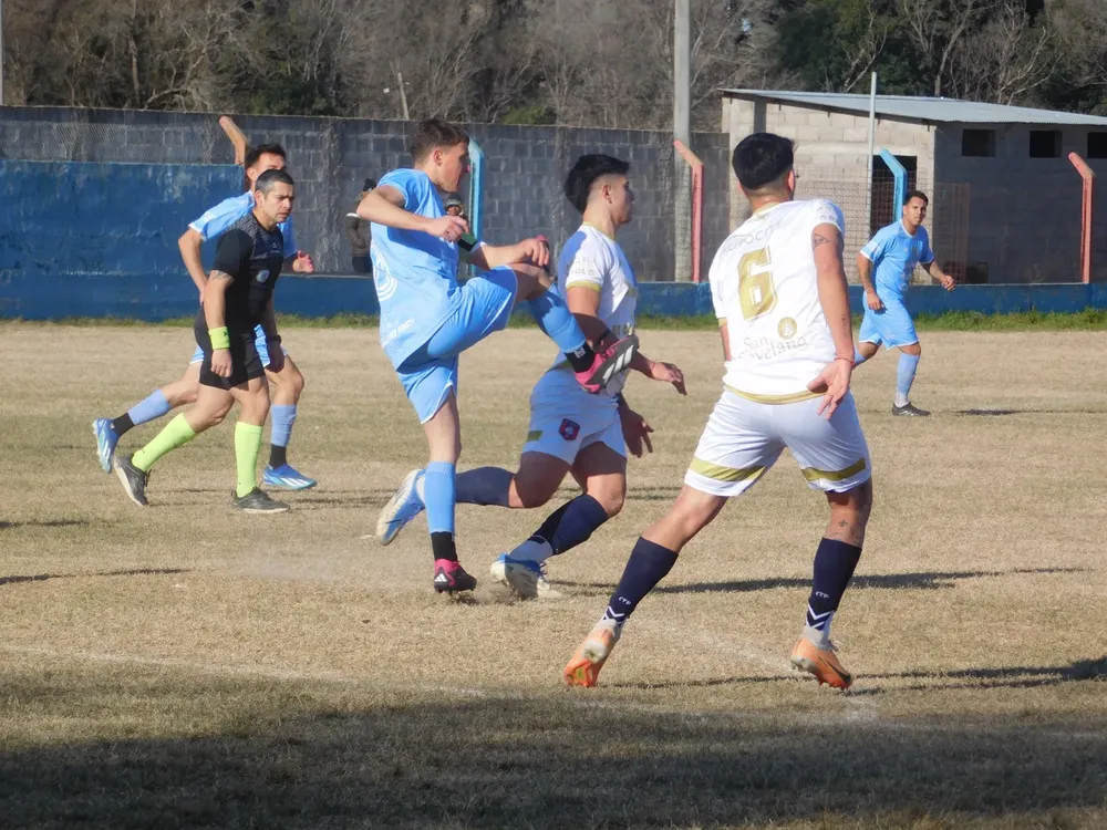 Centro Social vs Deportivo Municipal Adelia María  (52)