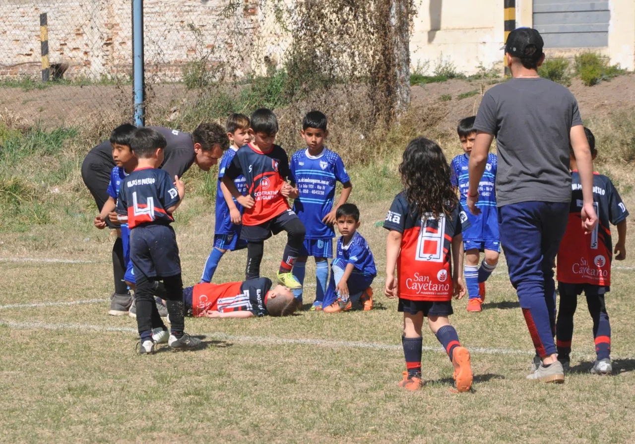 Centro Social vs Defensores de Alberdi vs Juventud Unida Río Cuarto (135)
