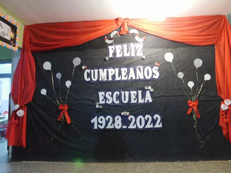 ESCUELA 94 AÑOS (1)