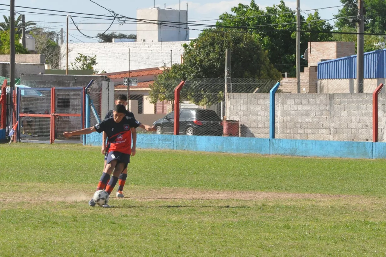 Centro Social vs Alberdi B vs San Cayetano (223)
