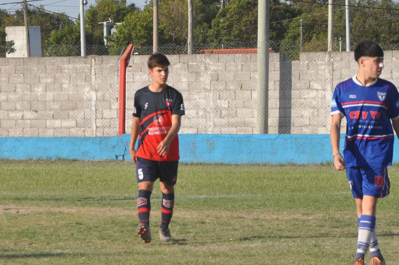 Centro Social vs Juventud Unida vs Defensores de Alberdi (244)