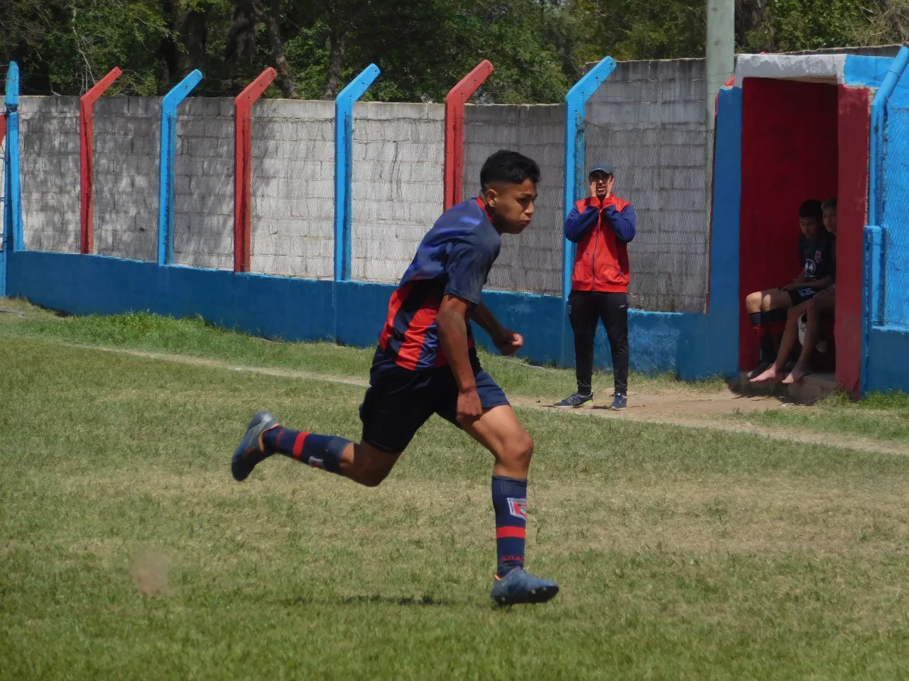 Centro Social Las Higueras Correos y Telecomunicaciones Deportivo Municipal Adela María (148)