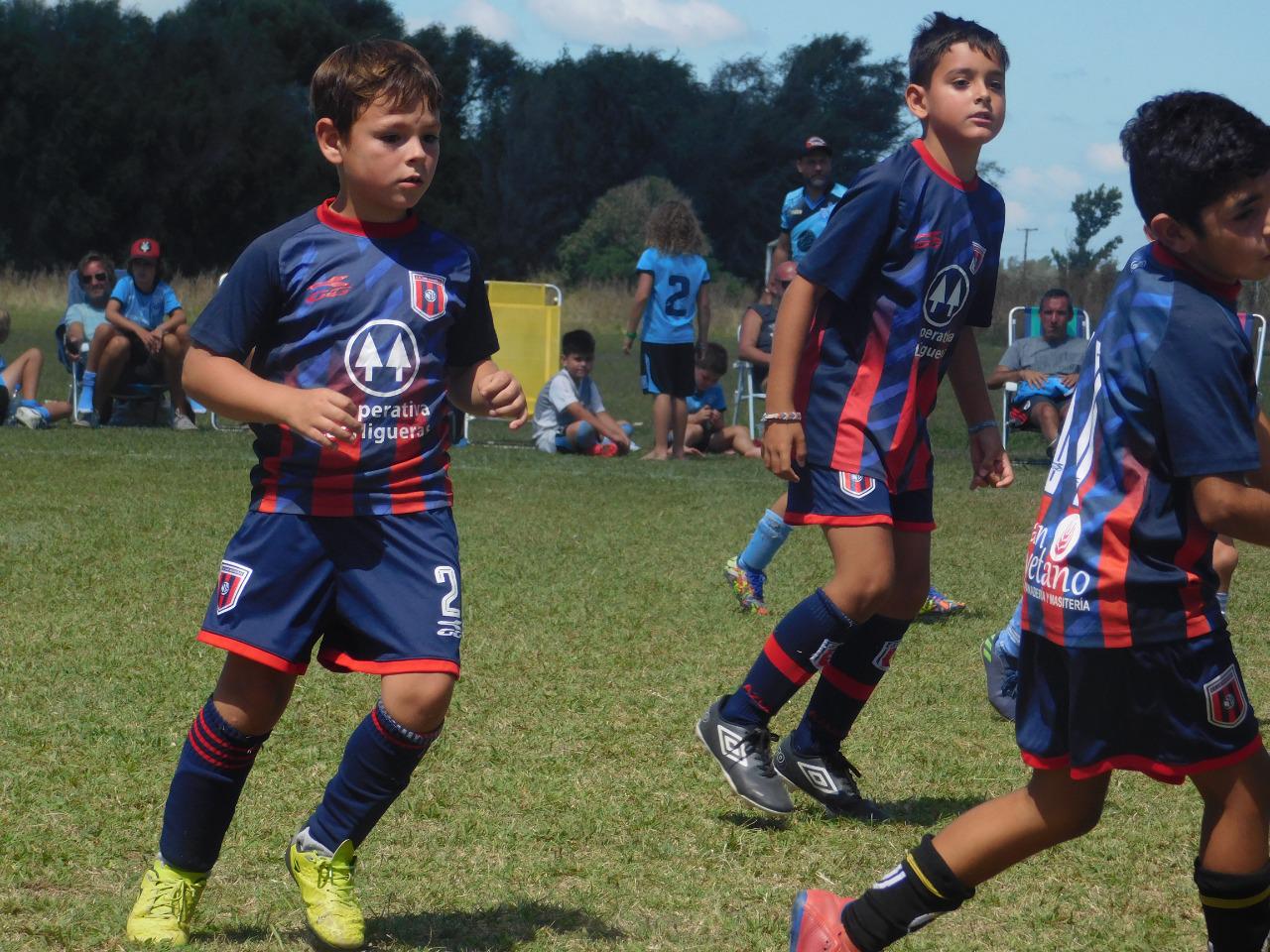 Centro Social Categoria 2013 Relampago Estudiantes (36)