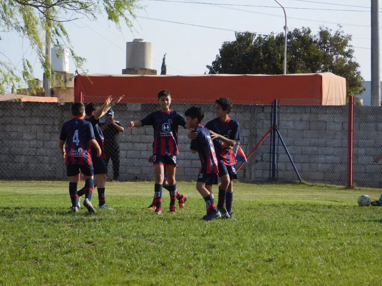 Centro Social Las Higueras Correos y Telecomunicaciones Deportivo Municipal Adela María (138)