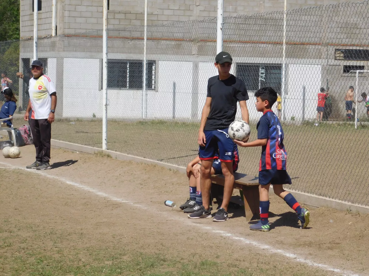 Centro Social vs Alberdi B vs San Cayetano (11)