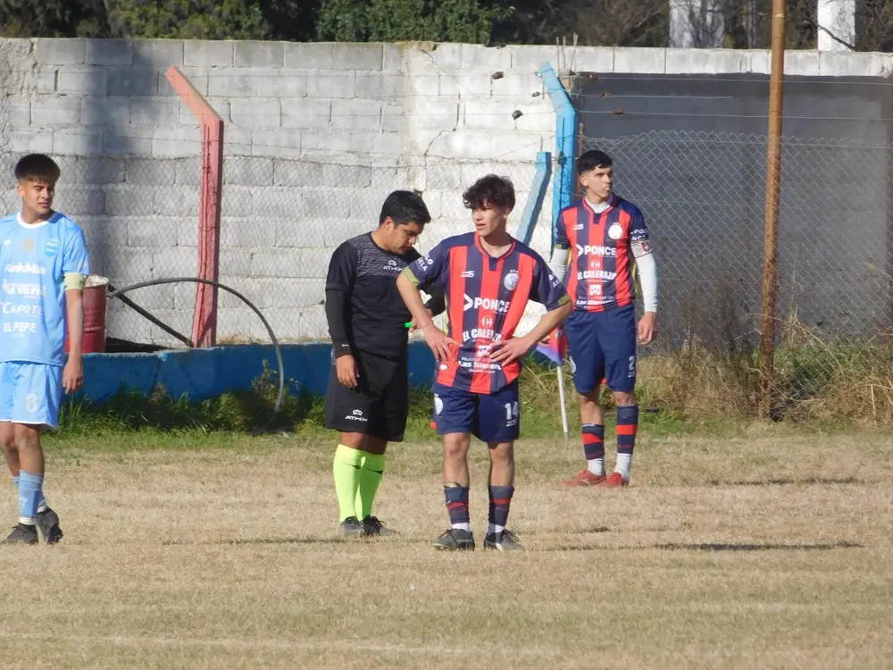 Centro Social vs Deportivo Municipal Adelia María  (39)