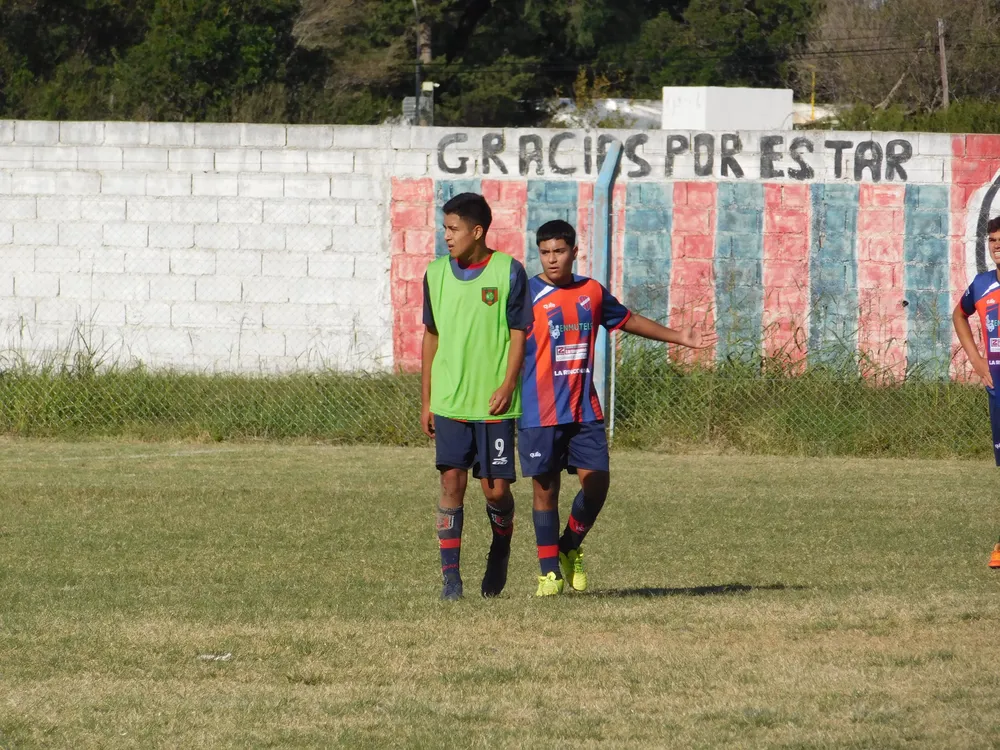 Infantiles Juveniles Centro Social San Lorenzo Bulnes Ateneo Vecinos Argentinso Jrs (10)