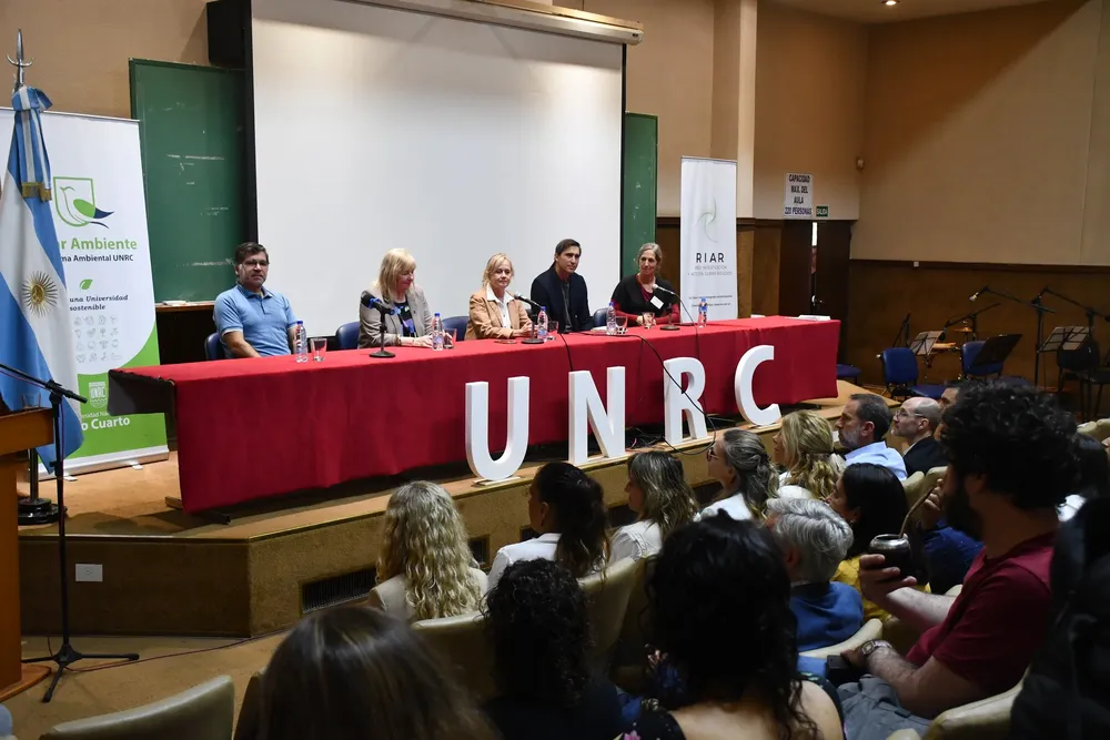 654273021_1733158057943074_256690739946911679_n