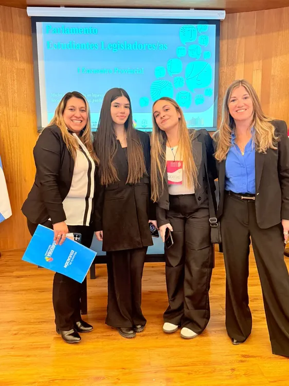 PROGRAMA ESTUDIANTES LEGISLADORES (5)