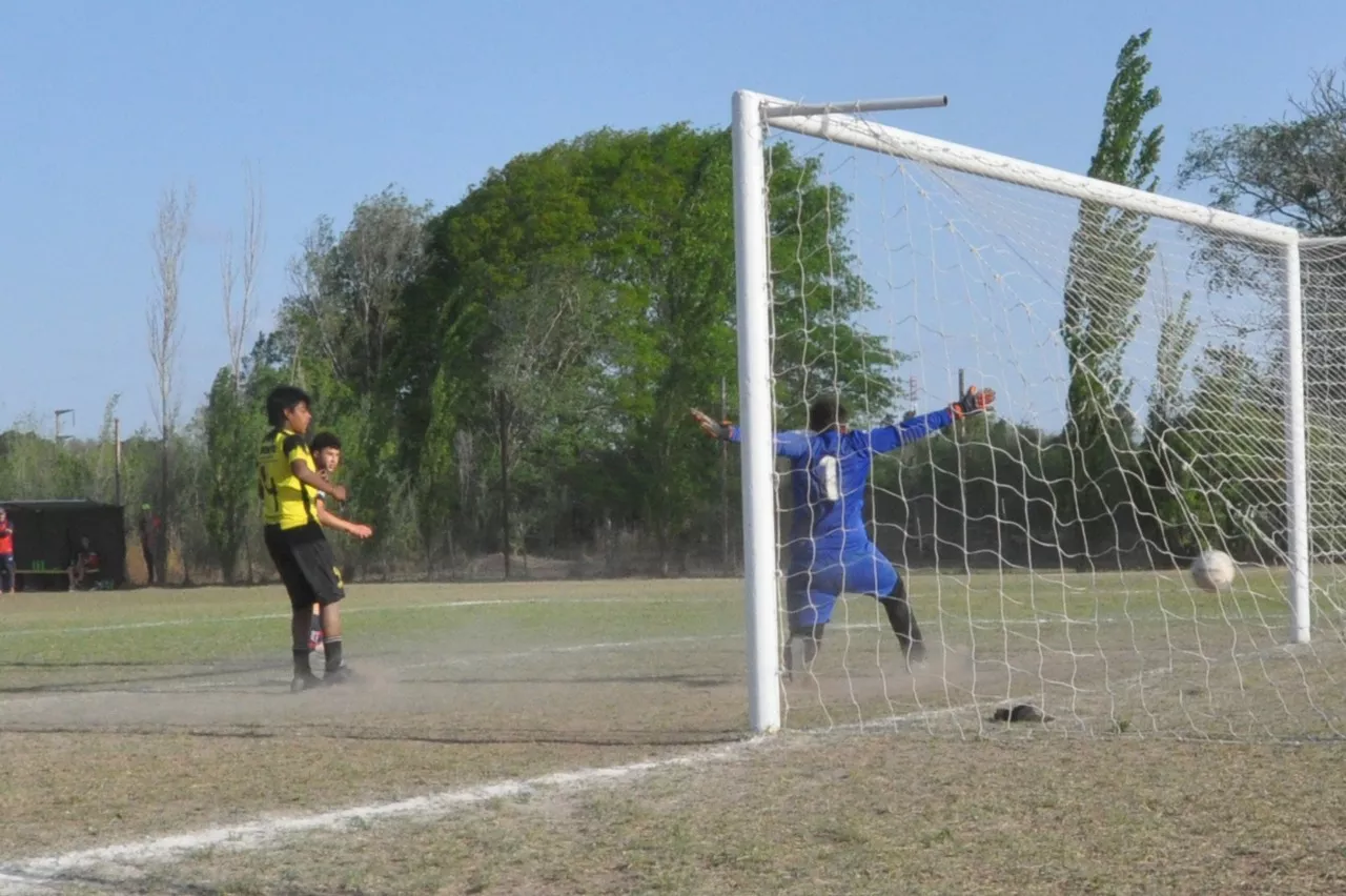 Centro Social Las Higueras Correos y Telecomunicaciones Deportivo Municipal Adela María (129)