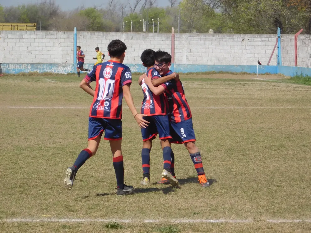 Centro Social Banda Norte Correos Renato Cesarini (83)