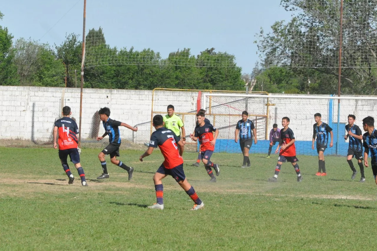 Centro Social vs Alberdi B vs San Cayetano (200)