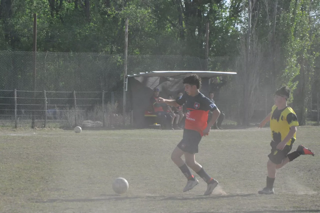 Centro Social Las Higueras Correos y Telecomunicaciones Deportivo Municipal Adela María (95)