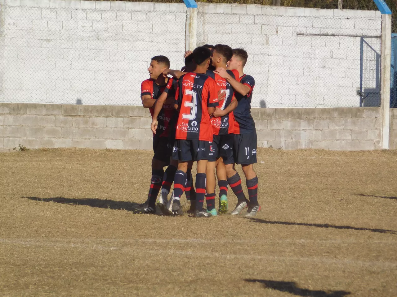 Centro Social vs Defensores de Alberdi (13)