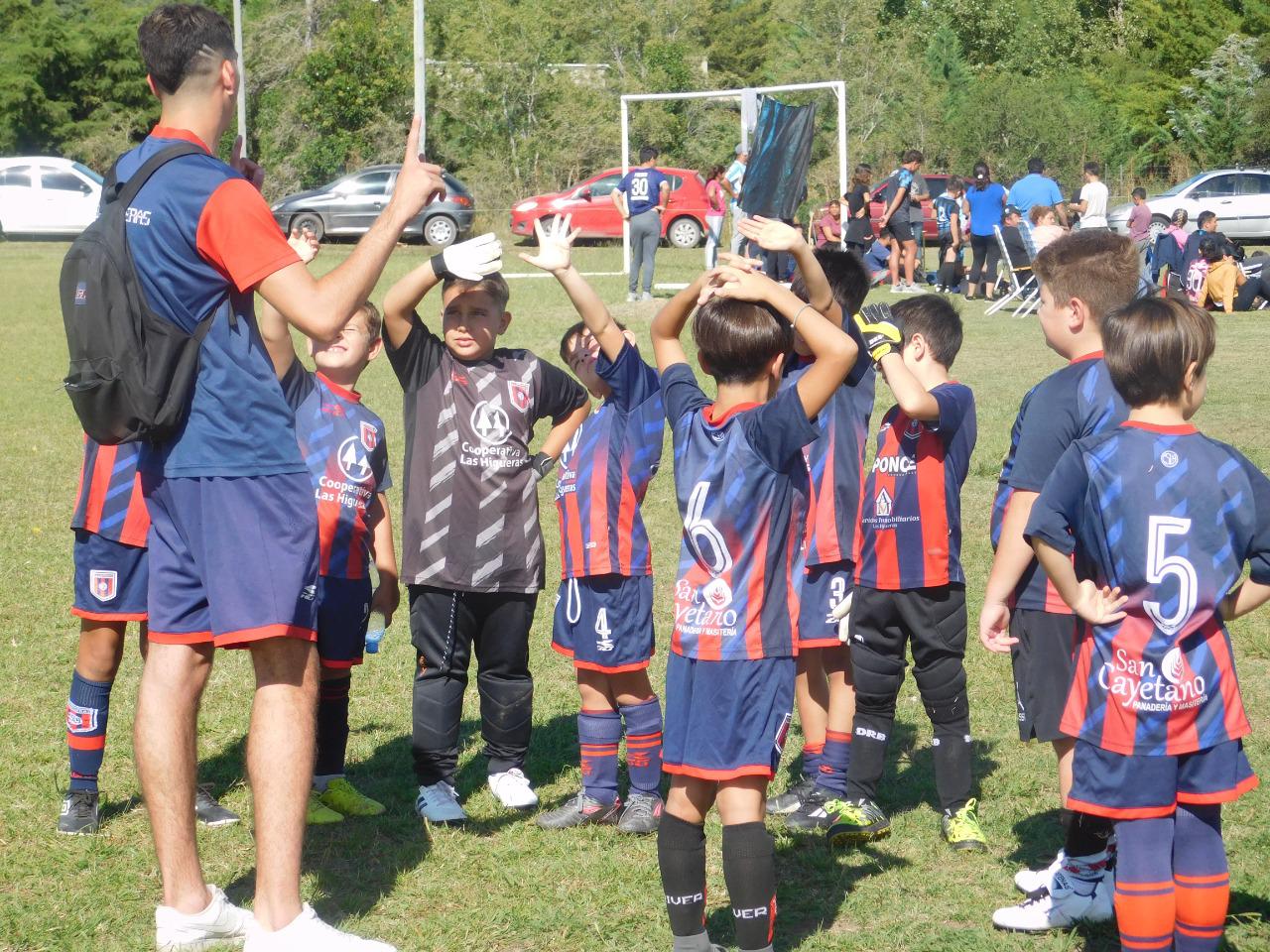 Centro Social Categoria 2013 Relampago Estudiantes (6)